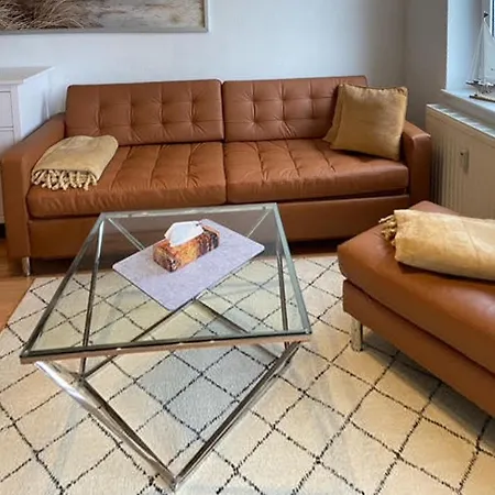 Nur Wenige Gehminuten Zum Zentrum Und 17 - Sellin (Rugen)